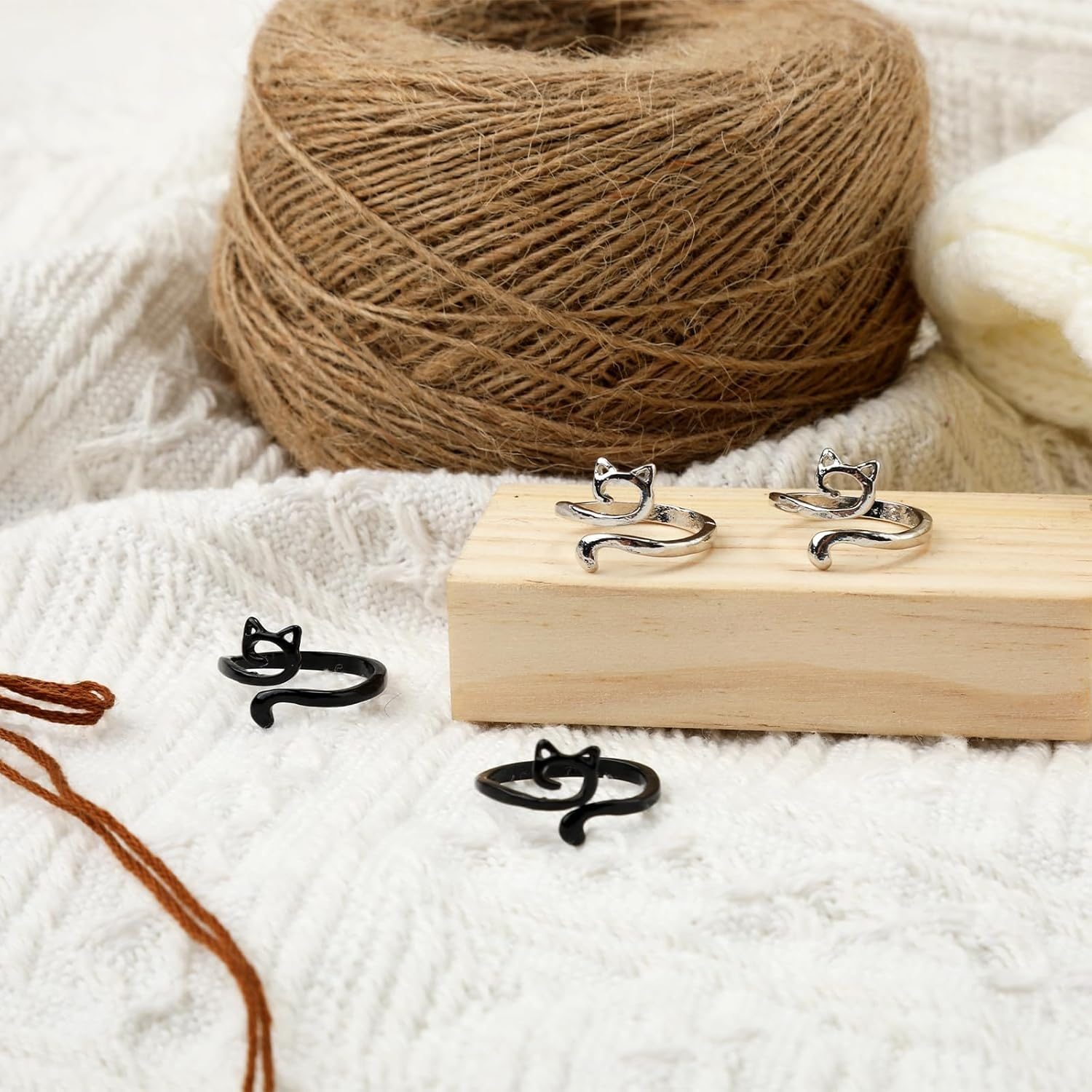 4Pcs Crochet Rings, Adjustable Knitting Crochet Loop Rings Open Yarn Tension Ring Yarn Guide Finger Holder Knitting Thimble Ring for Faster Knitting Supplies for Mother Grandma Gift(Cat Style) image number 6