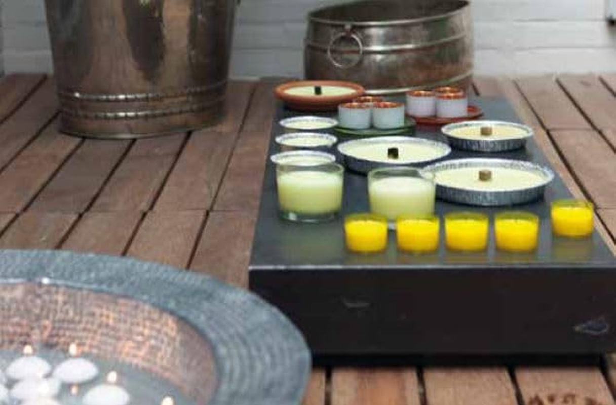 White Terracotta Torch, Diameter 17 Cm, Burn Time 7.5 Hours, Wax Ivory, Cereria Di Giorgio - Ideal for Outdoor Events, Gardens and Patios image number 1