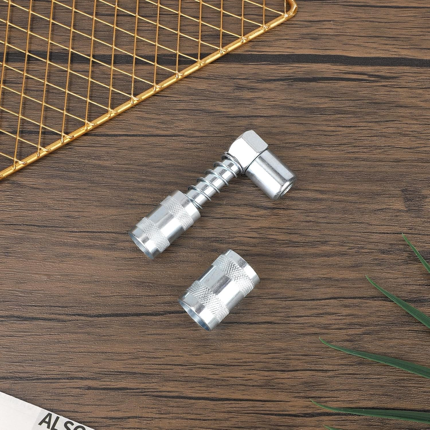 90 Degree Grease Gun Coupler, 90 Degree Grease Gun Adapter Tip Accessory Gear Oil Connector Adapter Fitting in Tight Spaces for Car Truck Maintenance image number 2