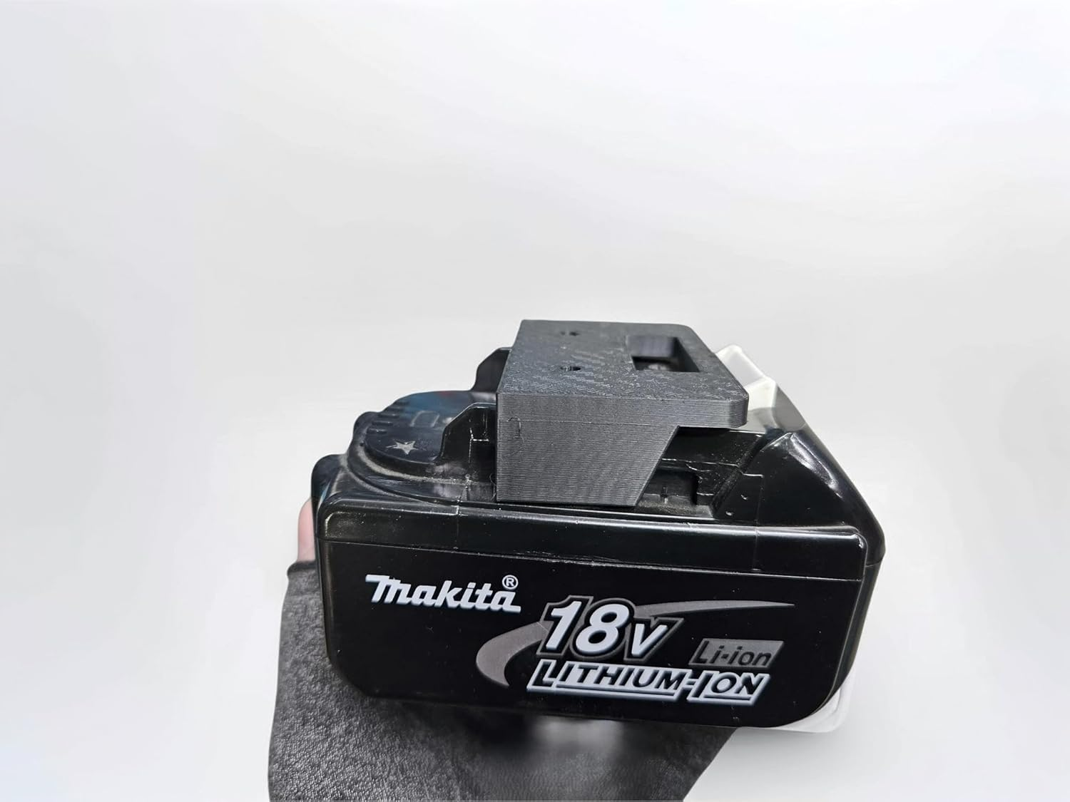 10 Pack Wall-Mount Battery Holder for Makita 14.4V & 18V LXT Batteries &ndash; Compatible with BL1815, BL1830, BL1840, BL1850, BL1860 image number 5