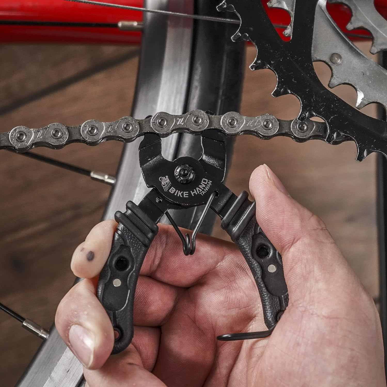 BIKEHAND Bike Bicycle Chain Master Link Pliers Tool - MTB Road Quick Link Remover Removal - Compatible with All Brands: Shimano Sram KMC Chain - Compact
