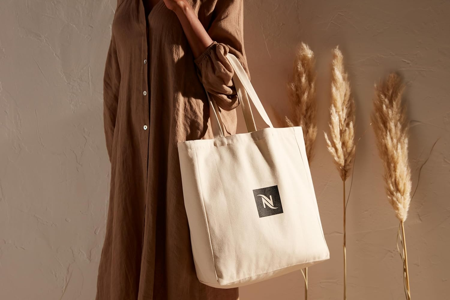 De'Longhi Nespresso Vertuo Pop and Aeroccino 3 ENV90.AE, Capsule Coffee Machine, Single-Serve Pod Coffee and Cappuccino Machine, 4 Cup Sizes, Centrifusion Technology, Welcome Set Included, Candy Pink