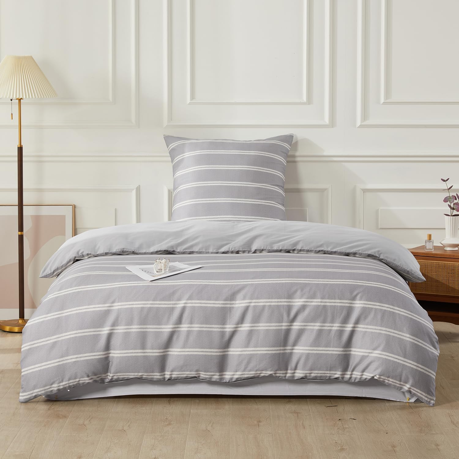 SAPHREAS Boys Grey Stripe 2 Piece Dark Grey Stripe Duvet Cover Bedding Set 1 Duvet Cover 1 Pillowcase 135 X 220 Cm image number 3