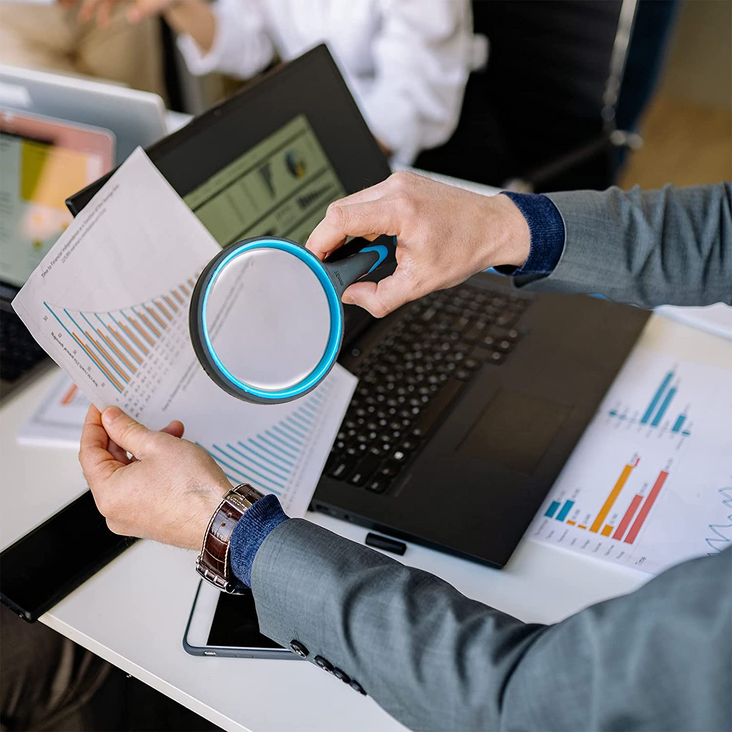 10X Magnifying Glass, Handheld Magnifier, HD 75Mm round Magnifying Lens, Reading Magnifier with Non Slip Handle, Shatter Proof Magnify Glass for Reading Observing (1Pcs)