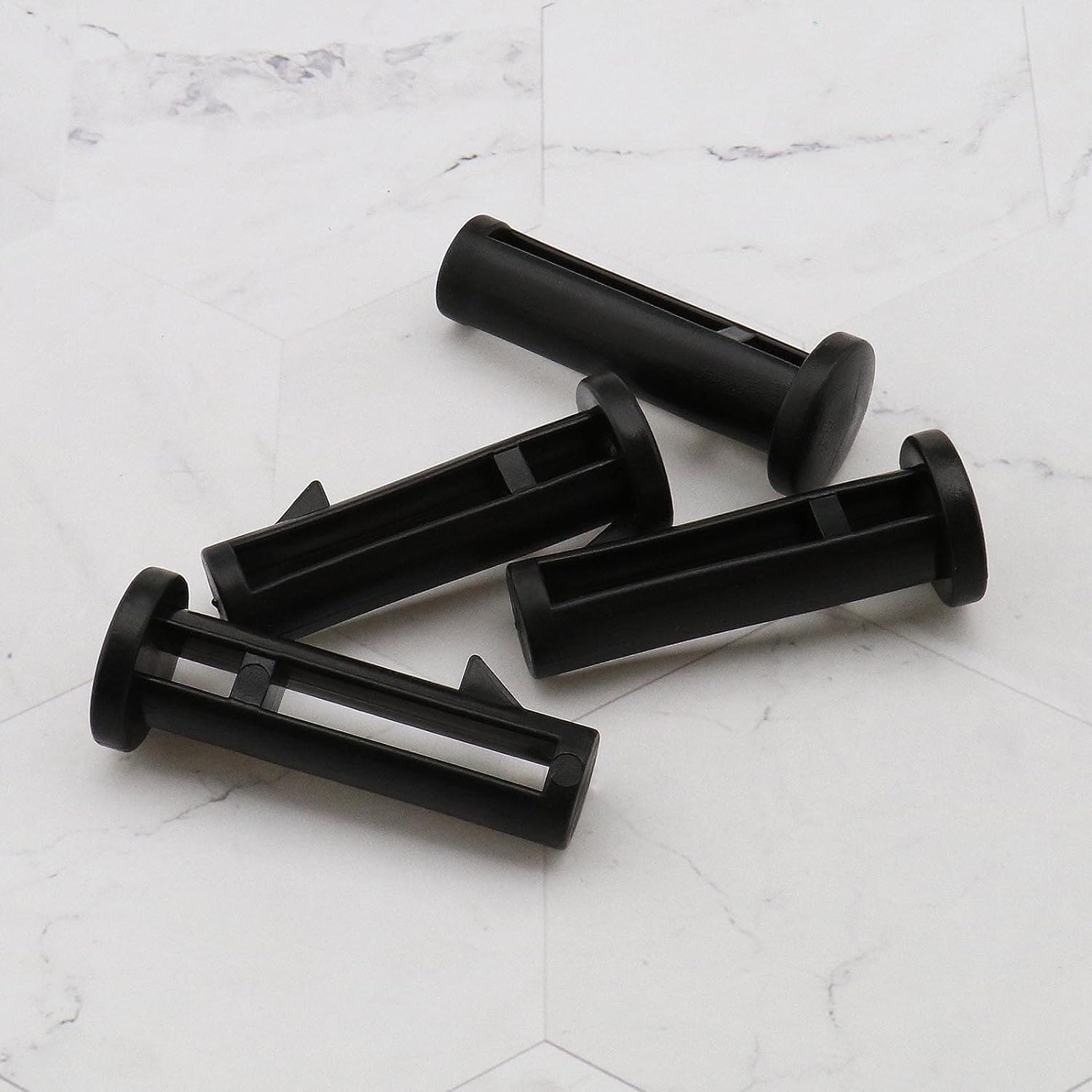 4X Wheelie Bin Lid Hinge Pins 60Mmx15Mm Black Plastic Fit for 120/240 Liter Outdoor Trash Pin Wheelie Trash Bins image number 4