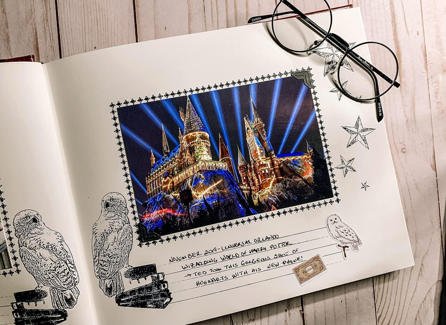 Conquest Journals Official Harry Potter Photo Album and Scrapbook, Vegan Leather, Post Bound, 80 Pages of Archival Quality Photo Pages for Your Magical Memories, Includes 100 Traditional Photo Corners image number 3