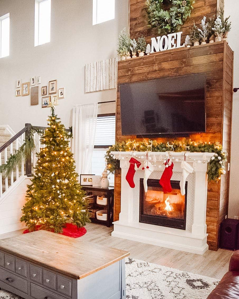 Fesciory 4 Pack Christmas Stockings 18 Inches Large Size Cable Knitted Stocking Gifts & Decorations for Family Holiday Xmas Party, Ivory White and Burgundy - Burgundy,Ivory image number 3