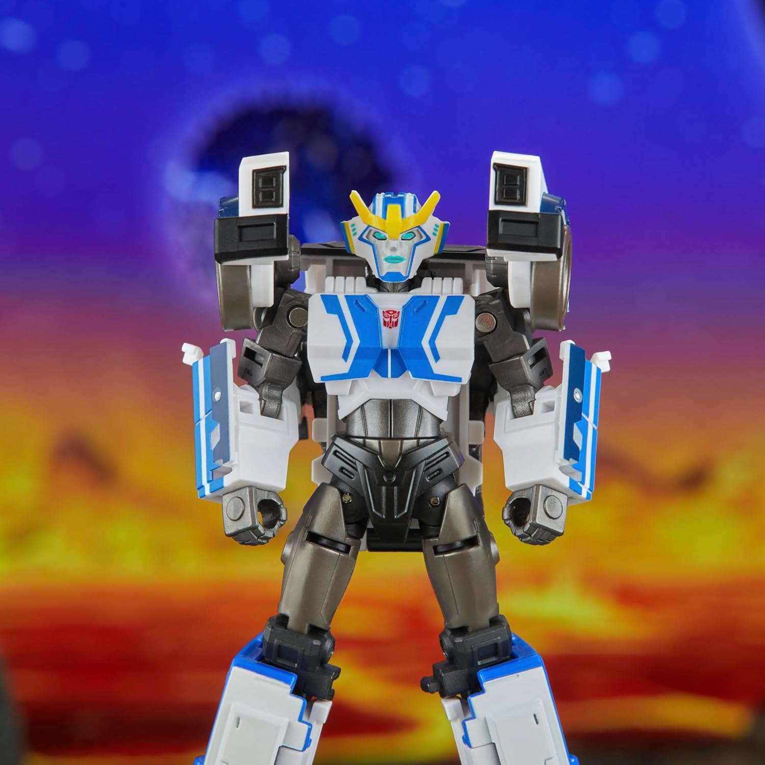 Transformers Legacy United Deluxe Class Robots in Disguise 2015 Universe Strongarm, 5.5-Inch Converting Action Figure, 8+