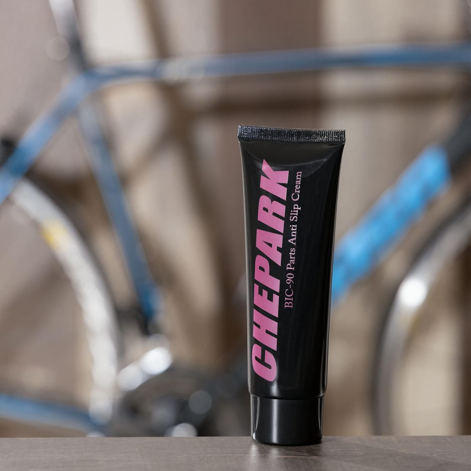 Cyclingdeal Bike Bicycle Anti-Slip Cream for Seatpost Handlebar Parts Assembly Installation - 80Ml image number 2