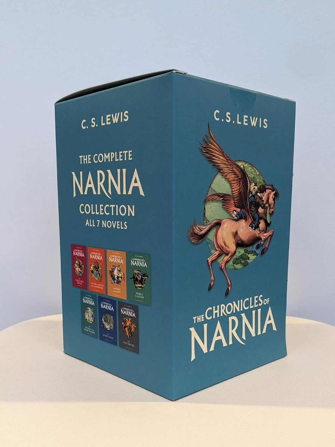 The Chronicles of Narnia 7-Copy Box Set: the Complete Collection of Seven Classic Fantasy Adventure Stories for Kids image number 4