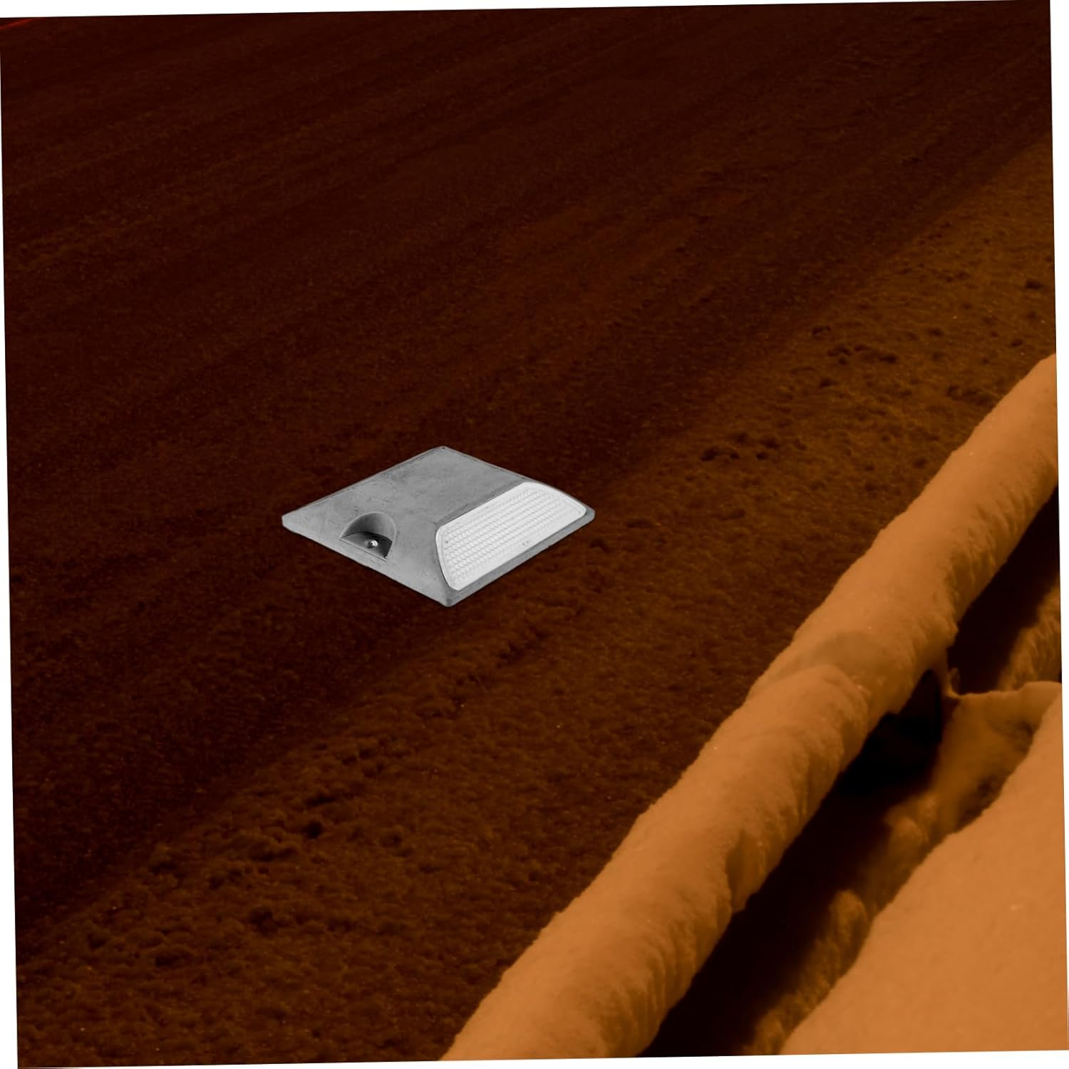 2Pcs Reflective Road Studs Driveway Markers Waterproof Aluminium Reflectors for Night Visibility Emergency Reflectors for Garden and Pavement