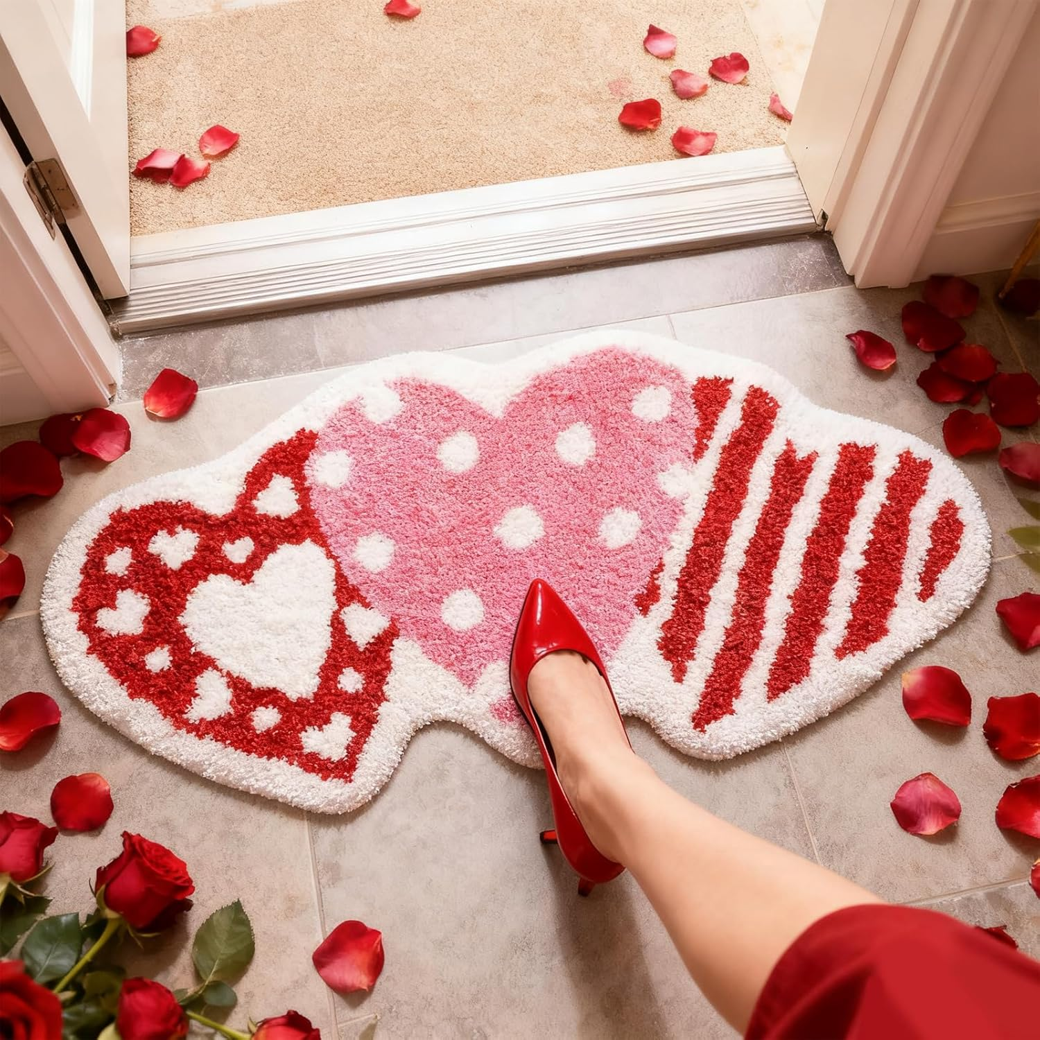 Heart Shaped Valentine&rsquo;S Day Decoration Rug 50&times;80Cm, Soft Faux Wool Area Rug for Bedroom Bathroom, Red & Pink Heart Mat for Her, Non-Slip Absorbent Carpet for Gift, Entryway, or Living Room image number 4