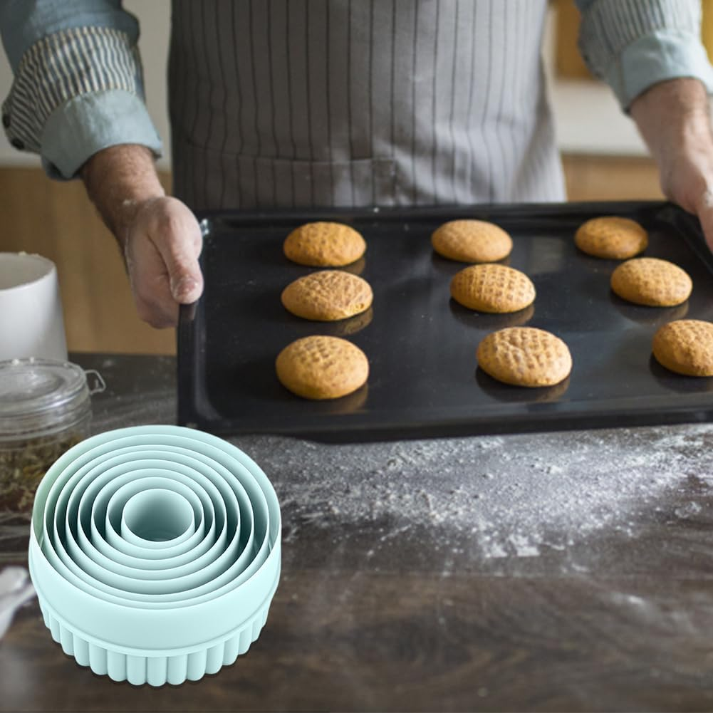 AUTUUCKEE 8Pcs Non Stick Cookie Cutter,Reusable Double Edged Pastry Cutter for Baking,Round Biscuits Scones Cutter,Comfortable Grip Dough Cutter image number 6
