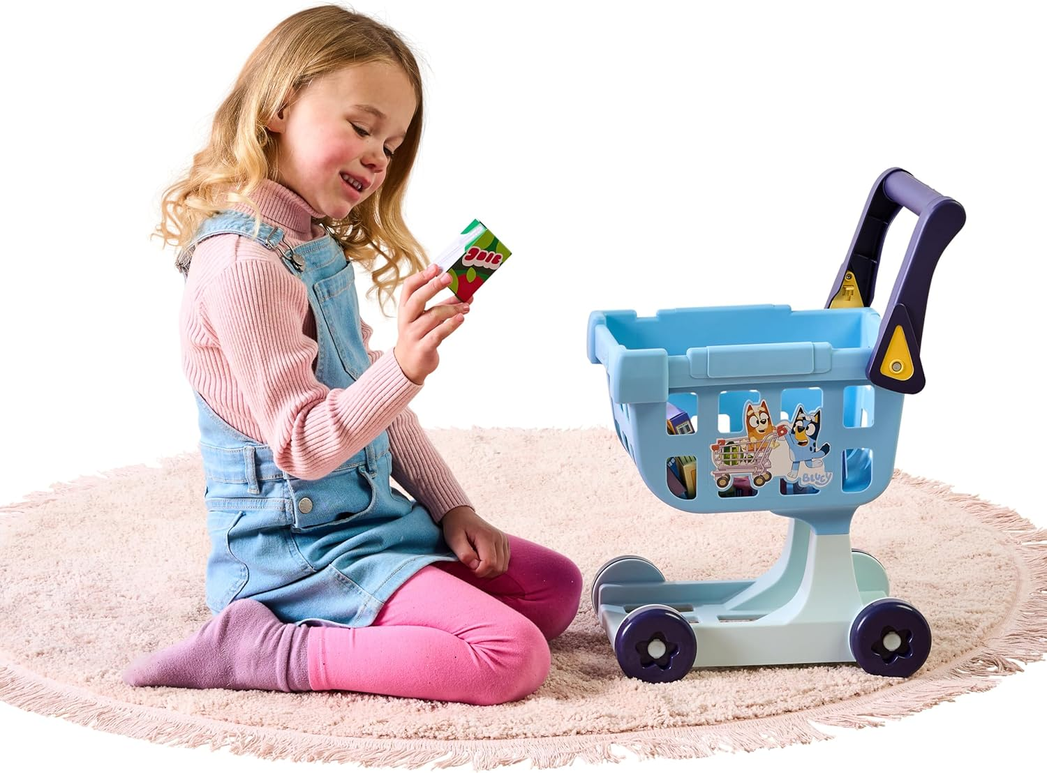 The Bluey Shopping Trolley, with Free-Rolling Wheels and Rotating Handle. the Ideal Size for Toddlers, Stands at 49Cm Tall, 8 Colorful Cardboard Shopping Goods Are Included with This Trolley image number 3