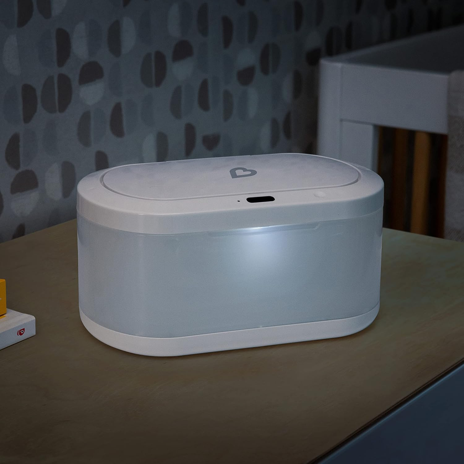 Munchkin Touch Free Baby Wipe Warmer with Nightlight & Motion Sensor, White image number 4