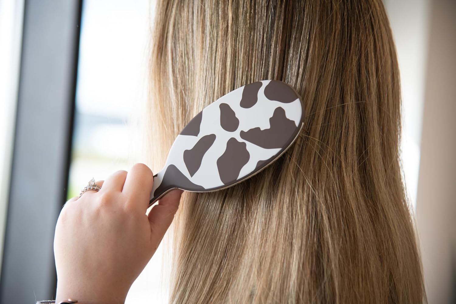 FRAMAR Curly Hair Detangler Brush - Cow Print Hairbrush for Wet, Thick Hair - Women'S Cute Cow Stuff Brush image number 5