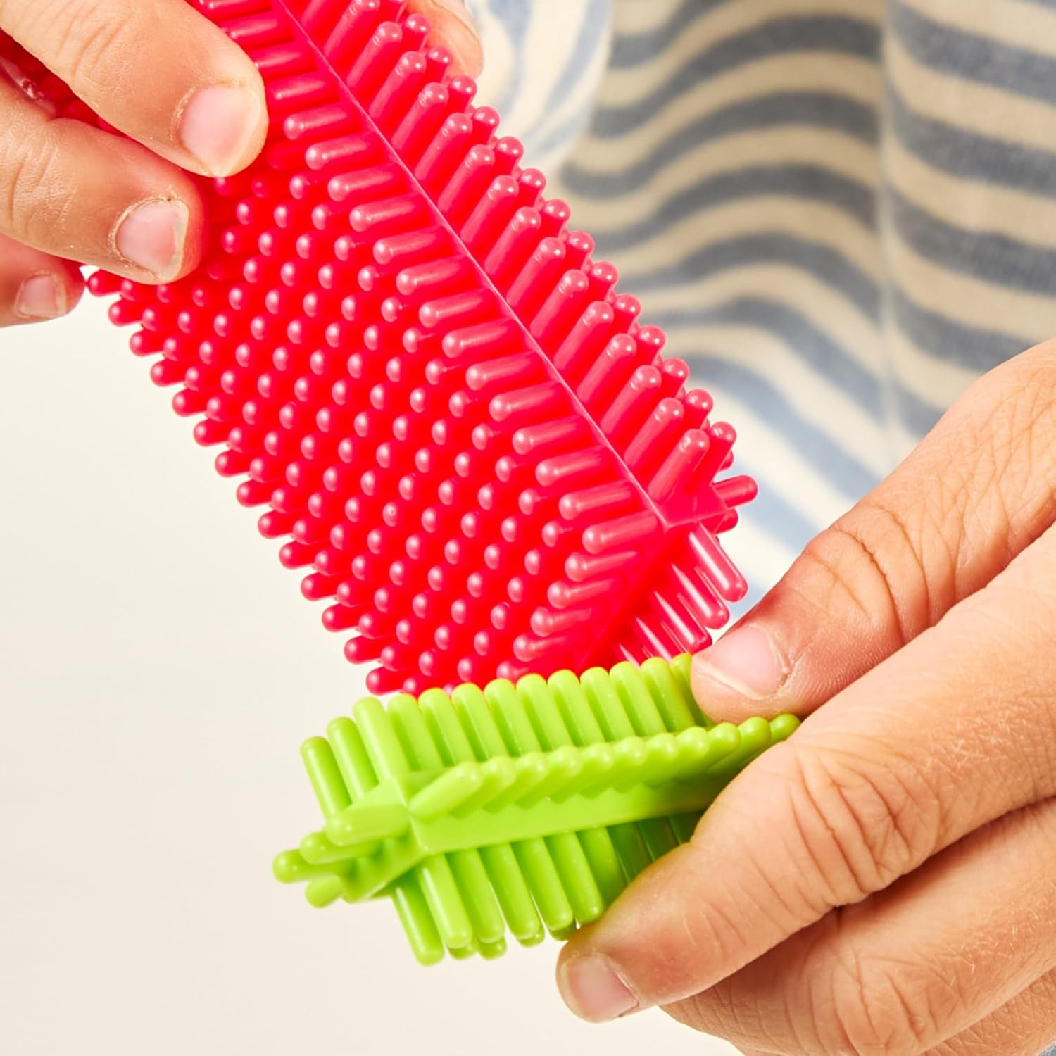 Miniland - Pegy Bricks: Windy Mill - Building Kit for Children with 22 Pieces to Build a Windmill with Rotating Wings, Promotes Creativity and Motor Skills, from 2 Years