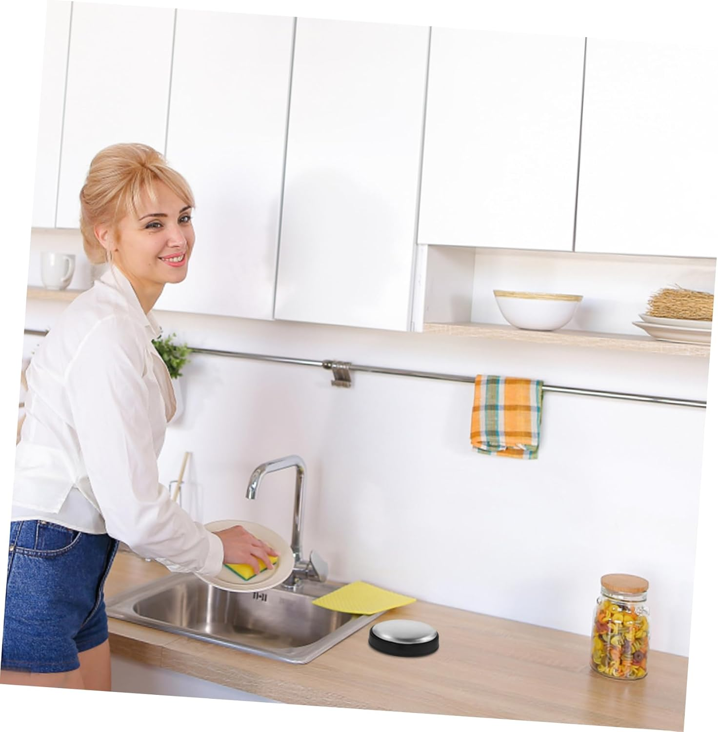 Stainless Steel Soap Bar for Odor Removal 304 Metal Soap Base Small Oval Hand Cleaner for Kitchen and Household Use image number 4