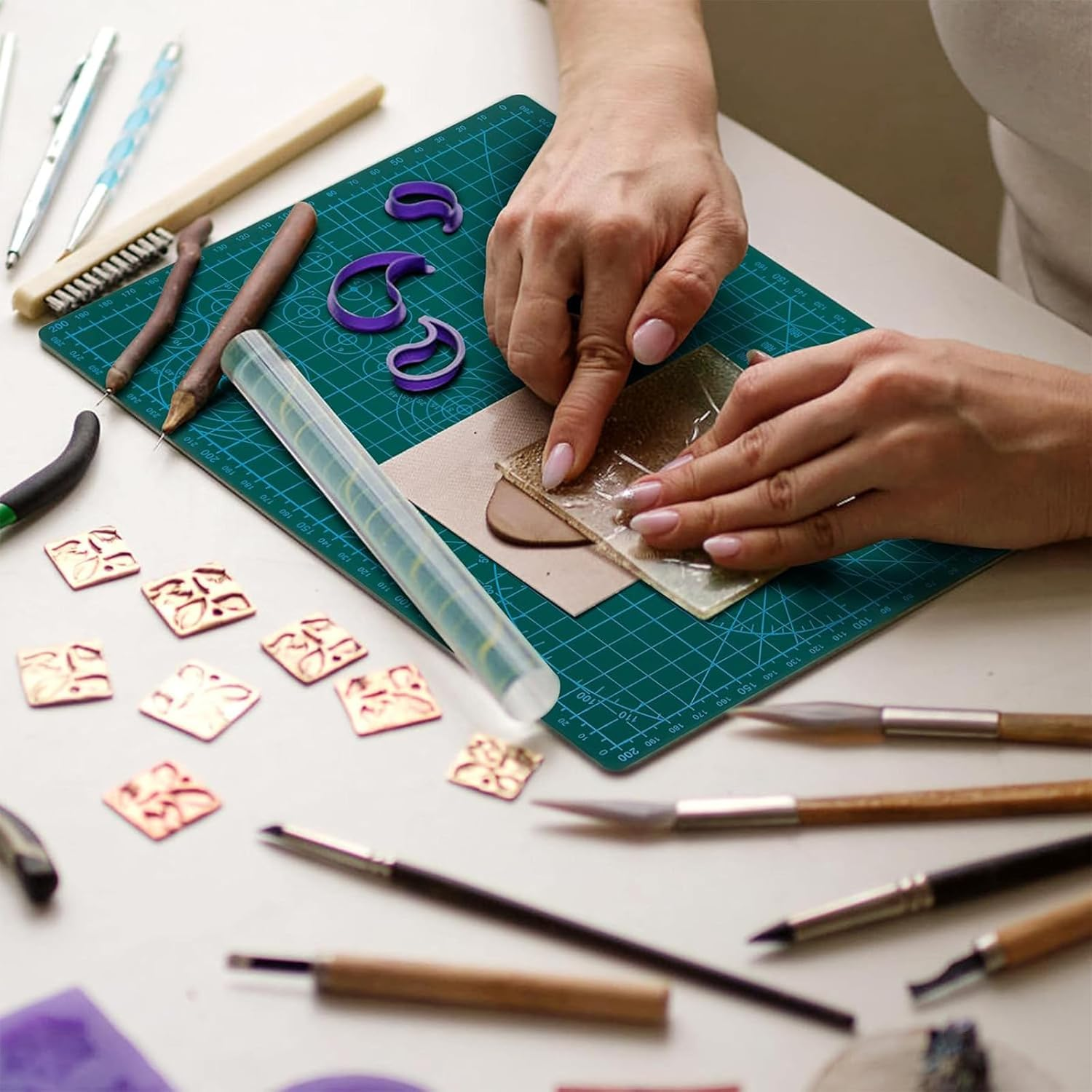 XUTONG Cutting Pad,Double Sided Carved Board, Durable and anti Slip 3MM Thick Professional Mesh Rotating Pad,Compatible with Sewing,Scrapbook,Sewing, and Arts and Crafts 8.66X11.8In (A4) image number 1