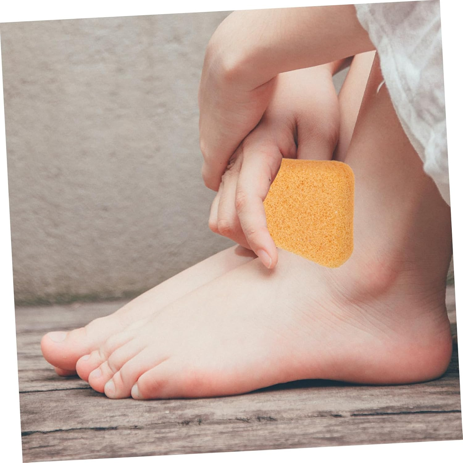 GANAZONO 3Pcs Natural Pumice Stone Exfoliating Tool for Dead Skin Removal Rough Grinding Foot File with Comfortable Grip Skin-Friendly Pedicure Stones for Callus Care and Random Color