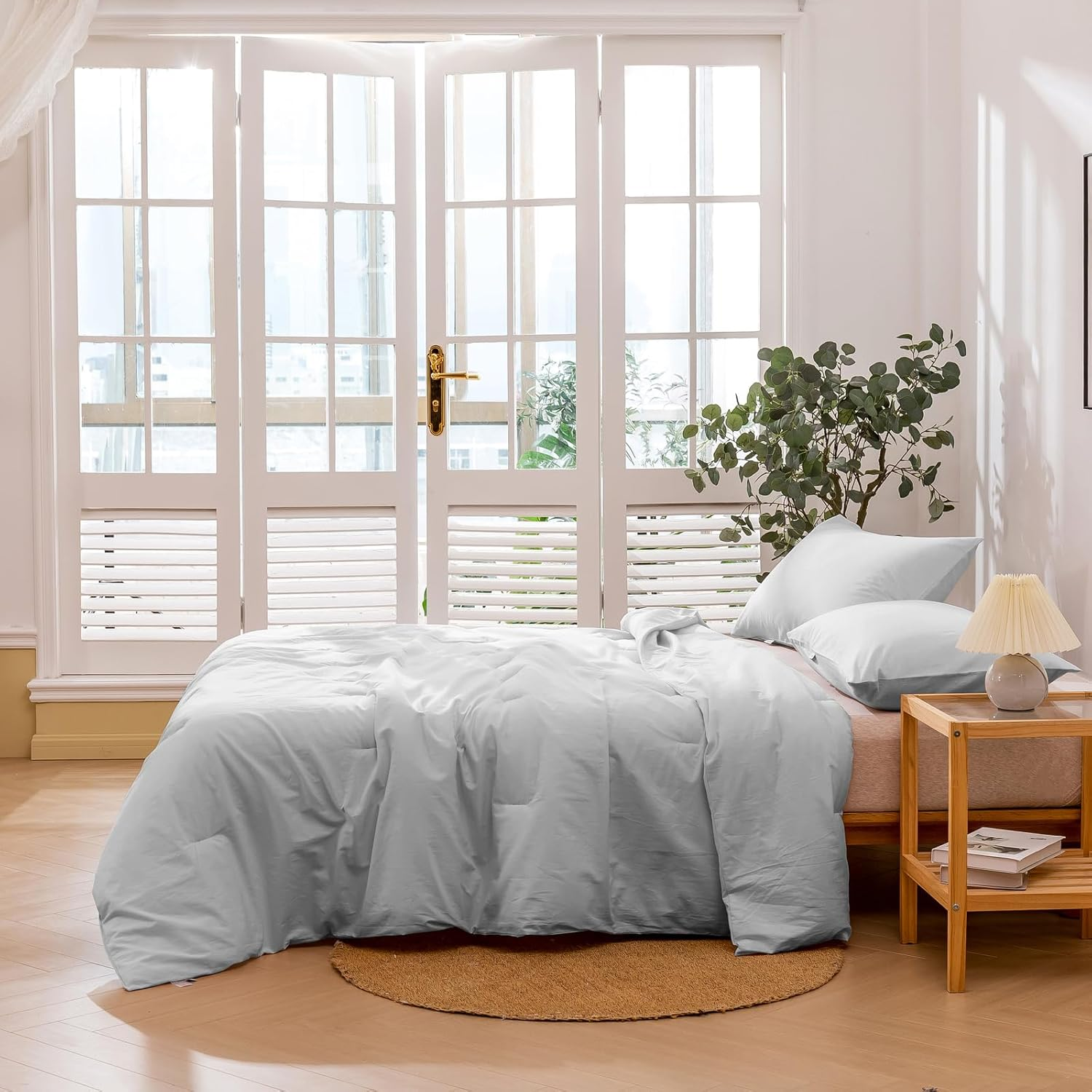 Dreamaker 225TC Cotton Washed Comforter Set - Soft & Cozy Bedding Collection All-Season Quilted Bedspread Hypoallergenic - Light Grey (King) 1 X Comforter 245X210 Cm; 2 X Pillowcases 48X73+15 Cm image number 4