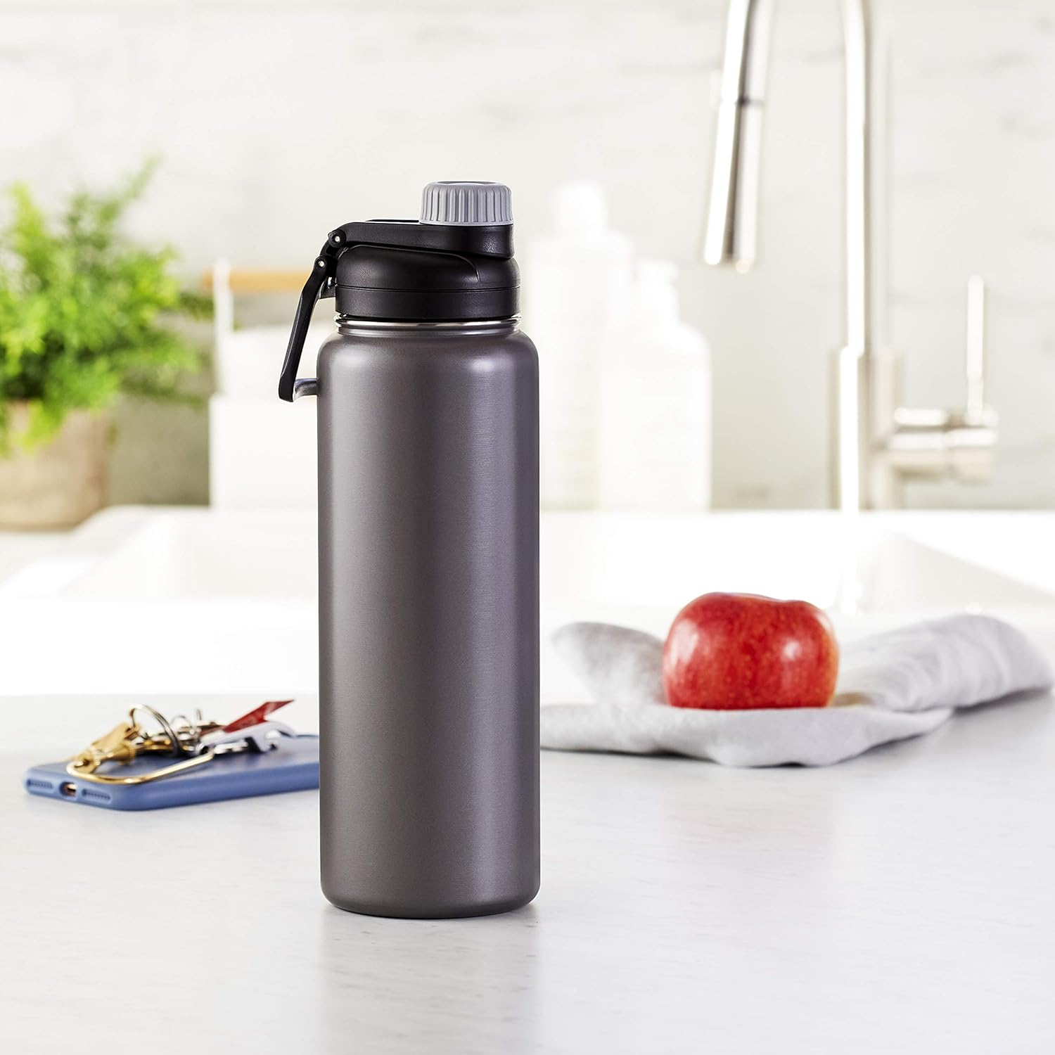 Amazon Basics Stainless Steel Insulated Water Bottle with Spout Lid, 890Ml, Gray image number 2