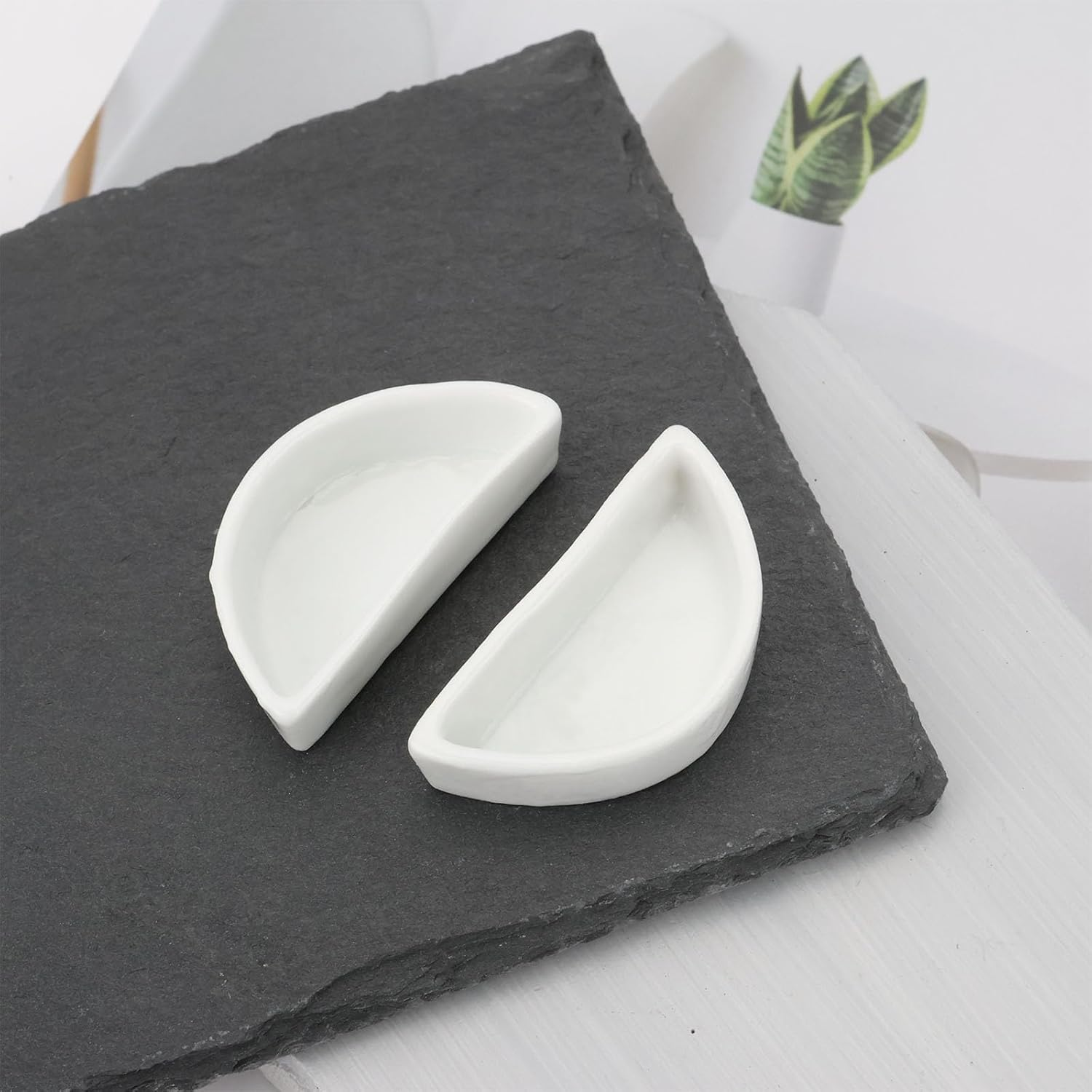 Ecsing 6PCS Hermit Crab Mini Ceramic Dish 4.21X2X1.05Cm Semicircle Shape Reptile Food Bowl for Spider Hermit Crab Tarantula Millipede White