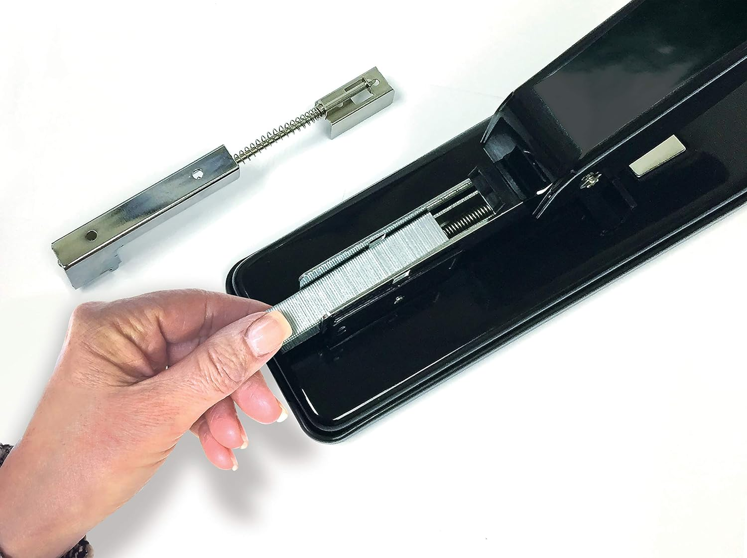 Better Office Products 5,000 Count Heavy Duty Staples, 23/6, 1/4-Inch Staples, Chisel Point Tips, High Capacity image number 3