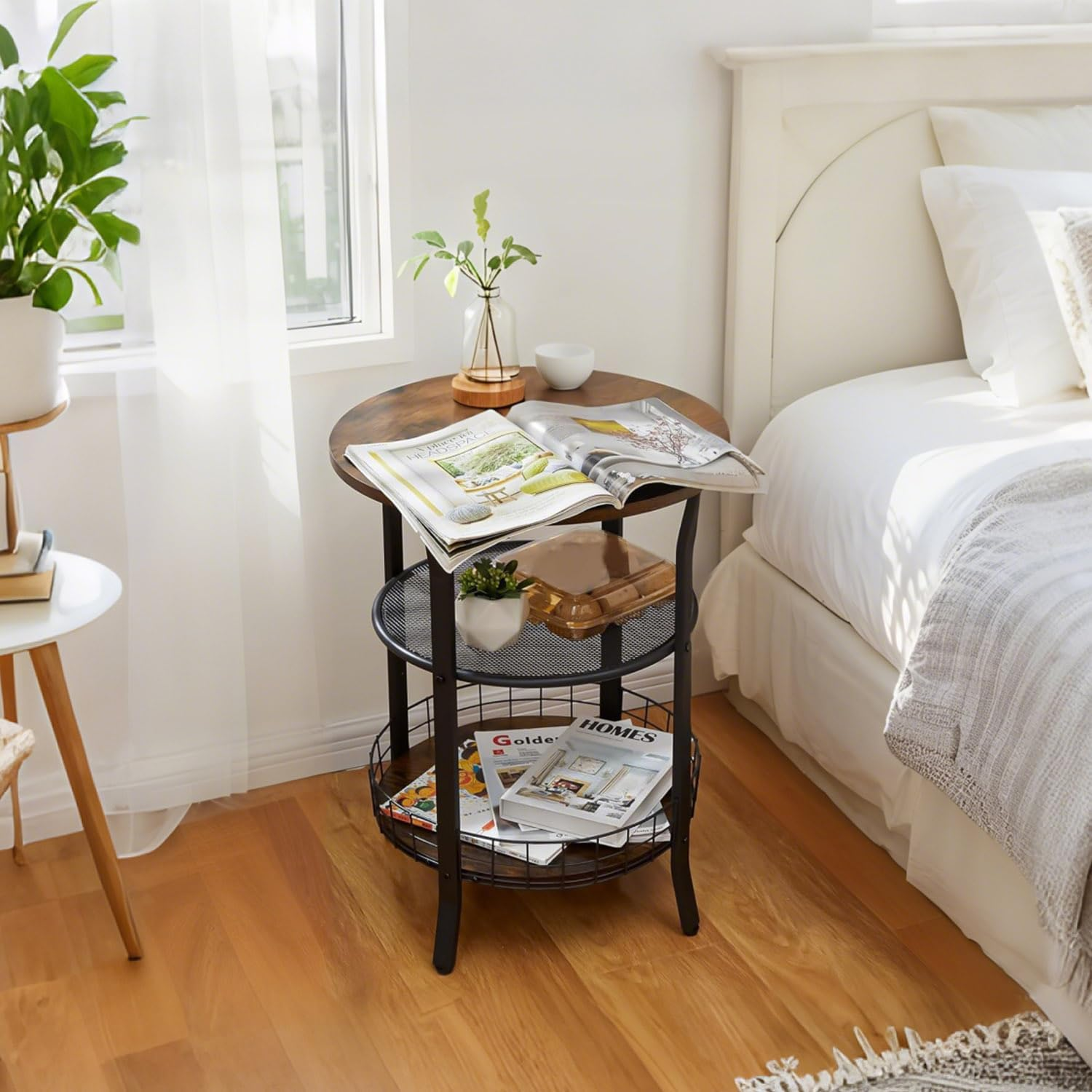 Round Side Table &ndash; Industrial Style Wooden & Metal Side Table with Storage Shelf, Rustic Brown, for Living Room, Bedroom, Office & Kitchen