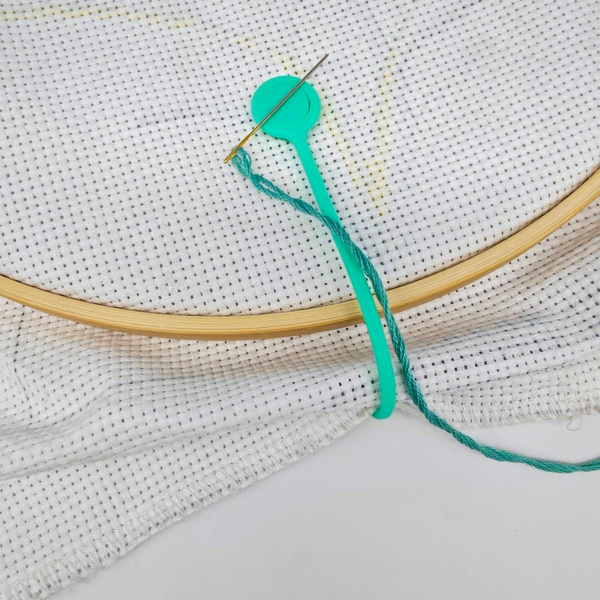 4 Pcs Needle Minders Magnetic Cross Stitch Fabric Clips, Macron Color Magnetic Needle Minder, Perfect Cross-Stitch Embroidery and Needlework Accessories, Ideal Gift for Craft Enthusiasts image number 3