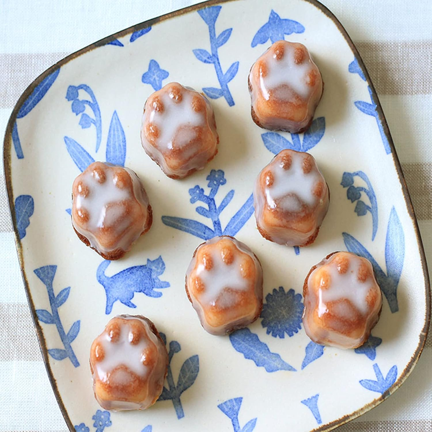 Elesinsoz 12 Cup Mini Dog Cat Paw Print Shaped Madeleine Baking Pan Nonstick Frozen Puppy Treat Cookie Biscuit Cupcake Muffin Cake Ice Cube Popsicle Chocolate Tin Tray Mold Maker for Freezer Oven image number 2