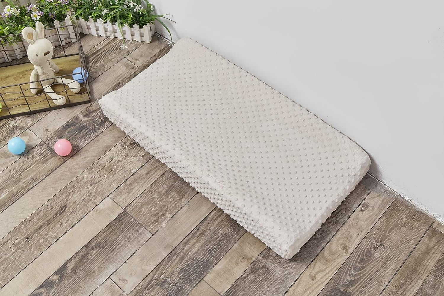 Changing Pad Cover Super Soft Dots Skin-Friendly Breathable Wipeable Changing Table Sheets for Baby Boy and Baby Girl (Pristine) image number 1