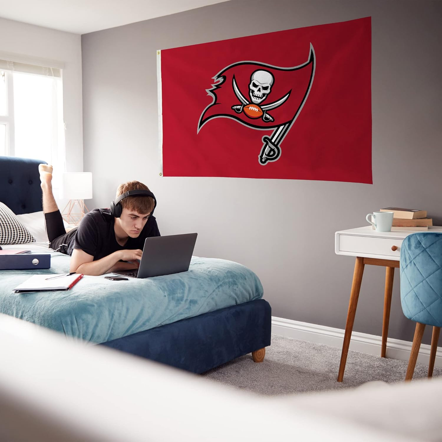 Rico Industries NFL Tampa Bay Buccaneers 3-Foot by 5-Foot Single Sided Banner Flag with Grommets image number 3