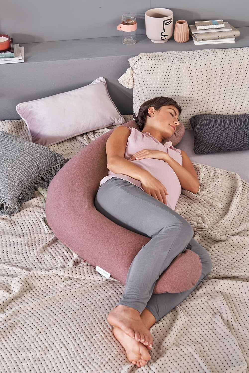 Theraline the Original Pregnancy and Breastfeeding Pillow, Filled with Sand-Like Original Micro-Beads, Incl. Outer Cover, 190 Cm. image number 4
