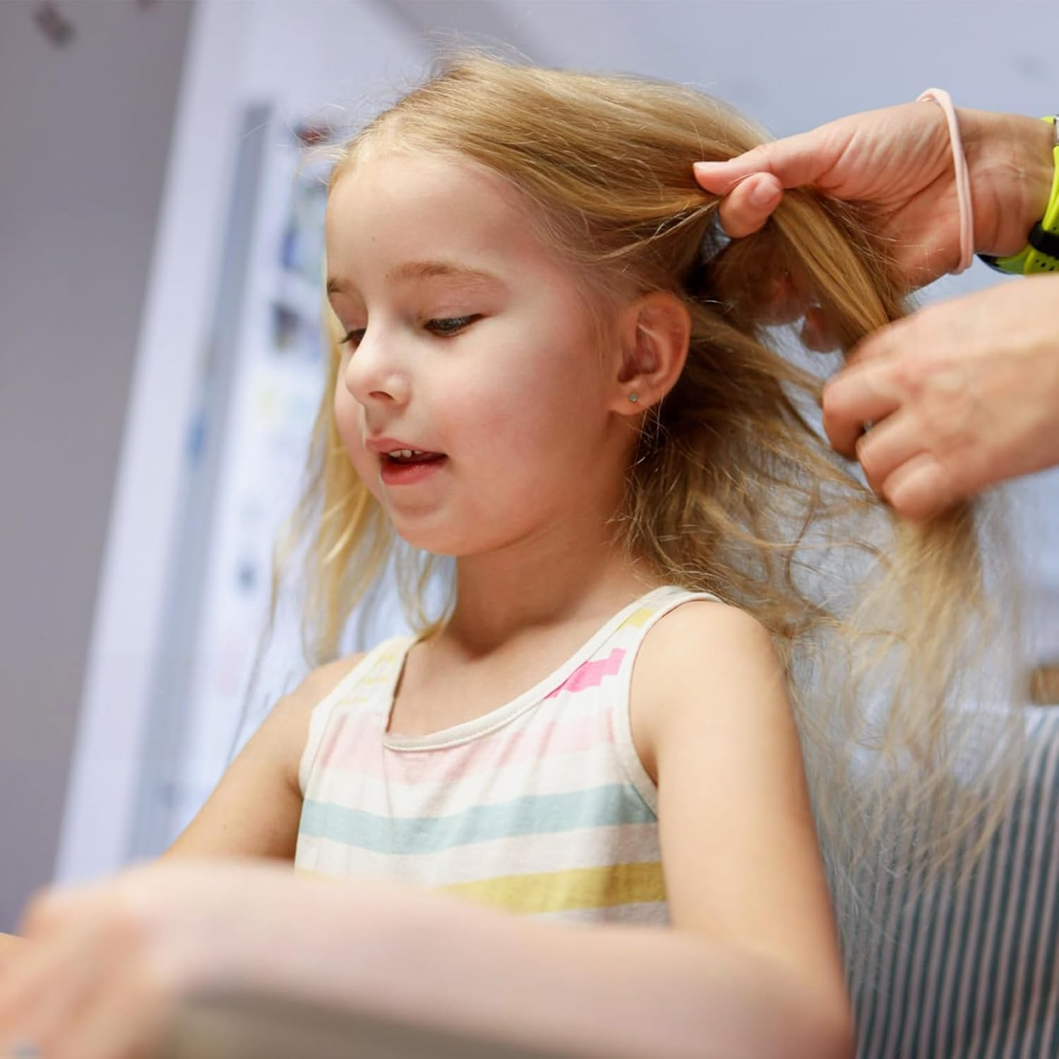 Pack of 1000 Mini Small Hair Bobbles Rubber Bands Elastic Scrunchies for Women Girls Men (Transparent) image number 6