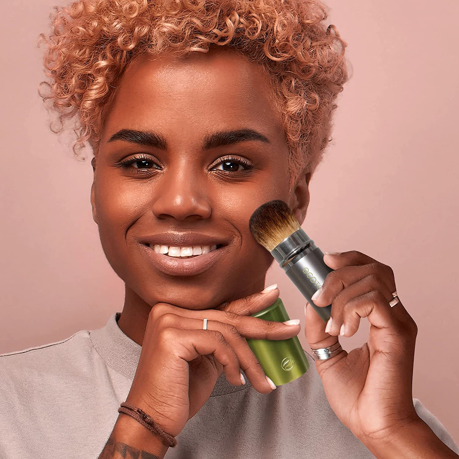 Eco Tools Retractable Face Brush image number 6