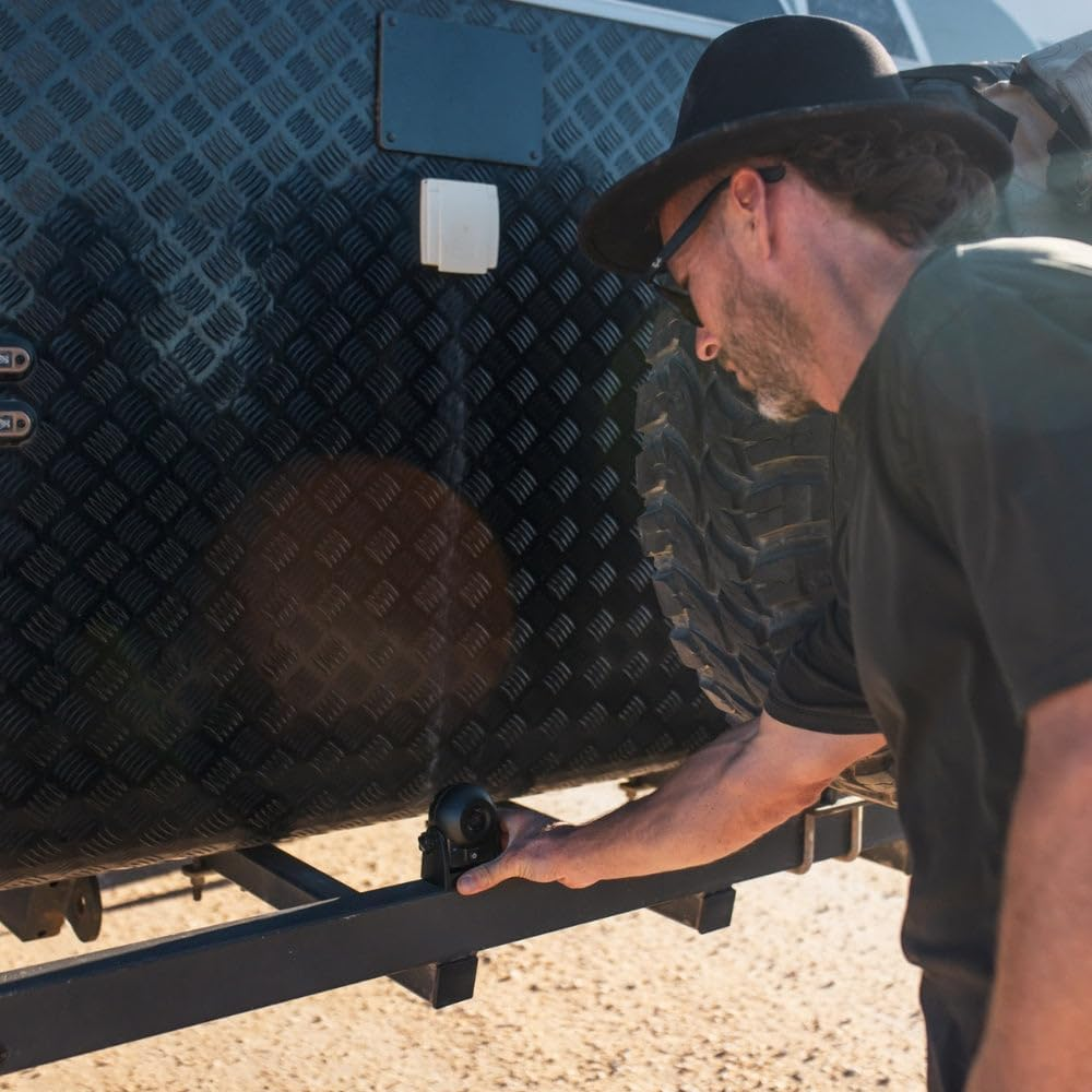 Oricom WRC001 IPX6 Wireless Reversing Camera with Magnetic Base - App, Infrared Night Vision, Colour Day View, Waterproof IPX6, USB Charging, Range, Car, Van image number 4