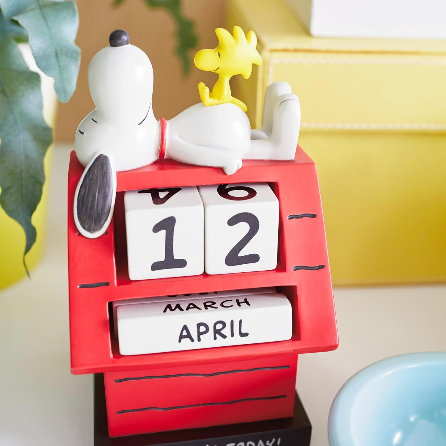 Hallmark Perpetual Calendar, SNOOPY & WOODSTOCK Calendar, Calendar Blocks, Novelty Calendar, Doghouse, Red image number 4