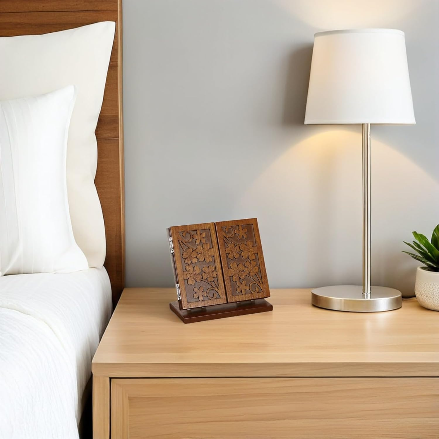 OKUMEYR Wooden Foldable Three-Sided Desktop Makeup Mirror with Clover Carving, Vintage Style Cosmetic Mirror for Indoor Vanity and Girl Makeup Tool, Cherry Wood Color