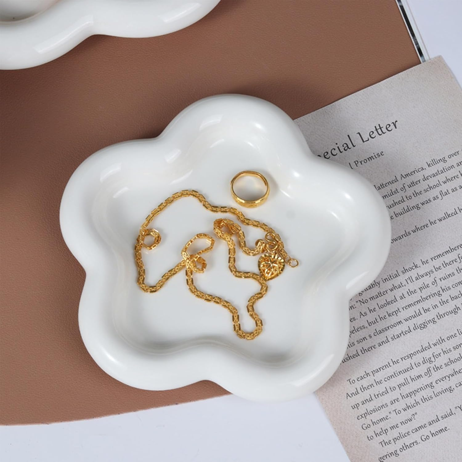 FACAICAI Small Jewelry Dish Tray for Women, Ceramic Jewelry Tray, Ring Dish Holder Jewelry Plate Tray, Cute Cloud Tray Decorative Dish, Perfume Trinket Dish for Ring Earring (White Flower)