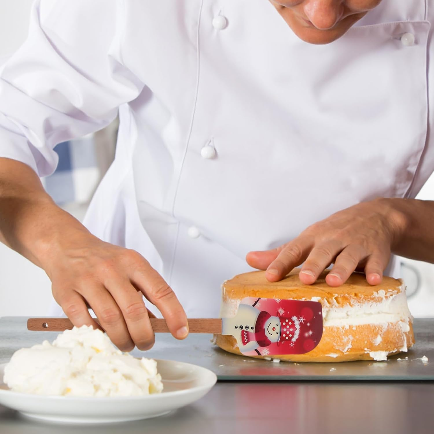 Cabilock 4Pcs Christmas Silicone Spatula Baking Kitchen Utensils for Cake Decorating and Jar Scraping image number 4