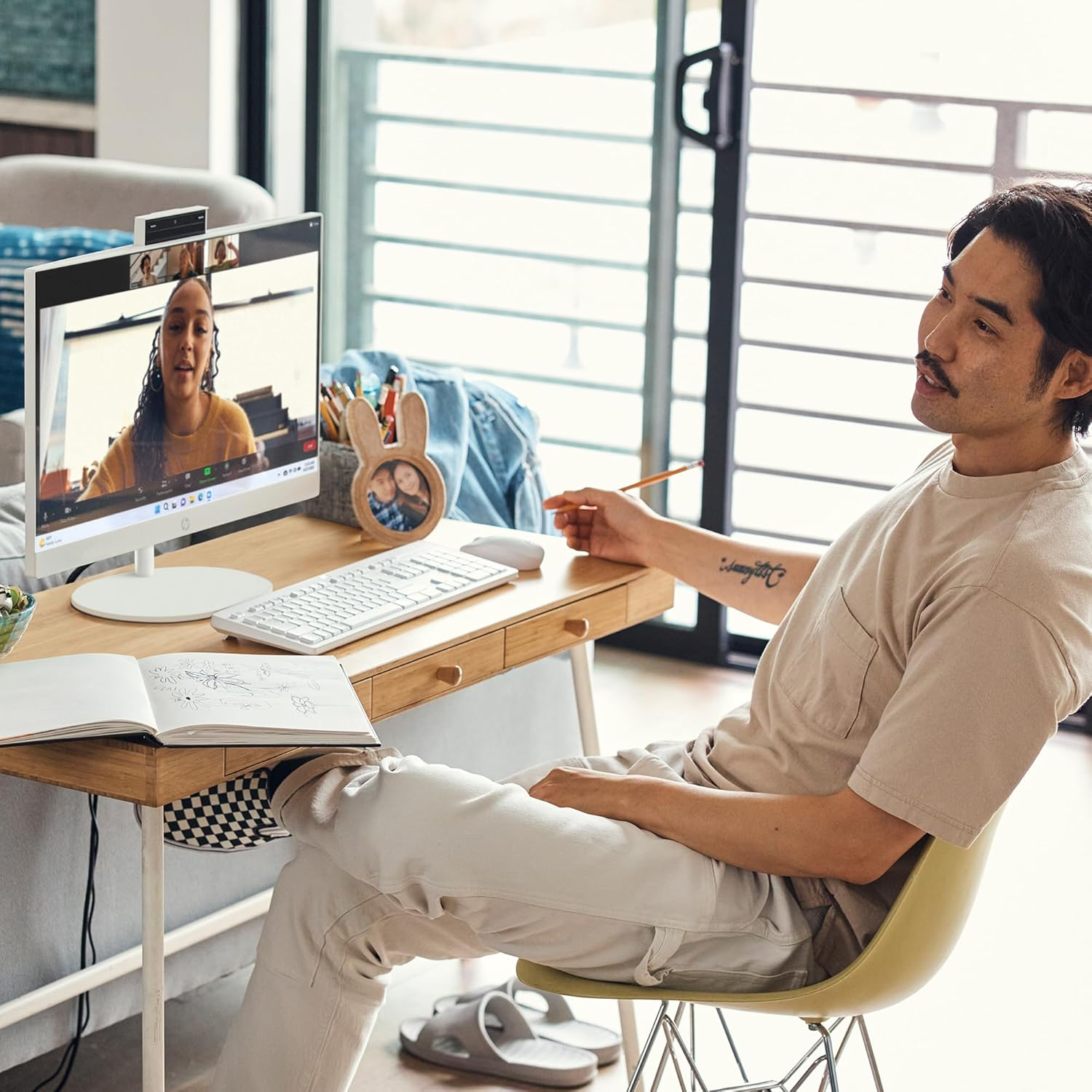 HP All-In-One Desktop PC, 23.8" FHD IPS Display, Intel Core Ultra 7 Processor, 8GB DDR5 RAM, 512GB SSD, Windows 11 Home, Wi-Fi 6, Bluetooth 5.3, Dual Speakers, A9BW8PA image number 2