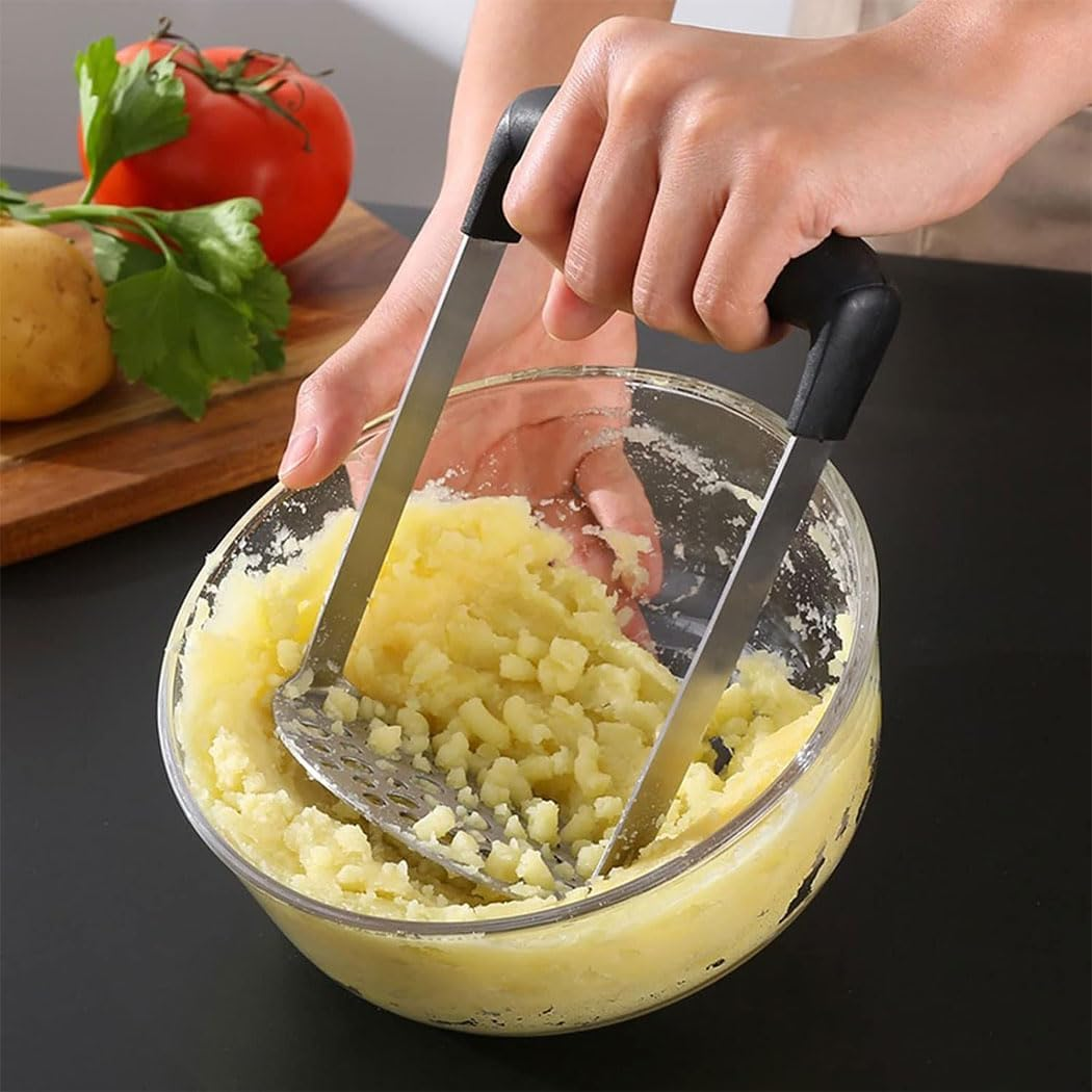 Potato Masher, Heavy Duty Mashed Potatoes Mental Masher, Stainless Steel Professional Fine Plate for Smooth Mashed Potatoes, Soft Grip and Non-Slip Handle, Black ﻿