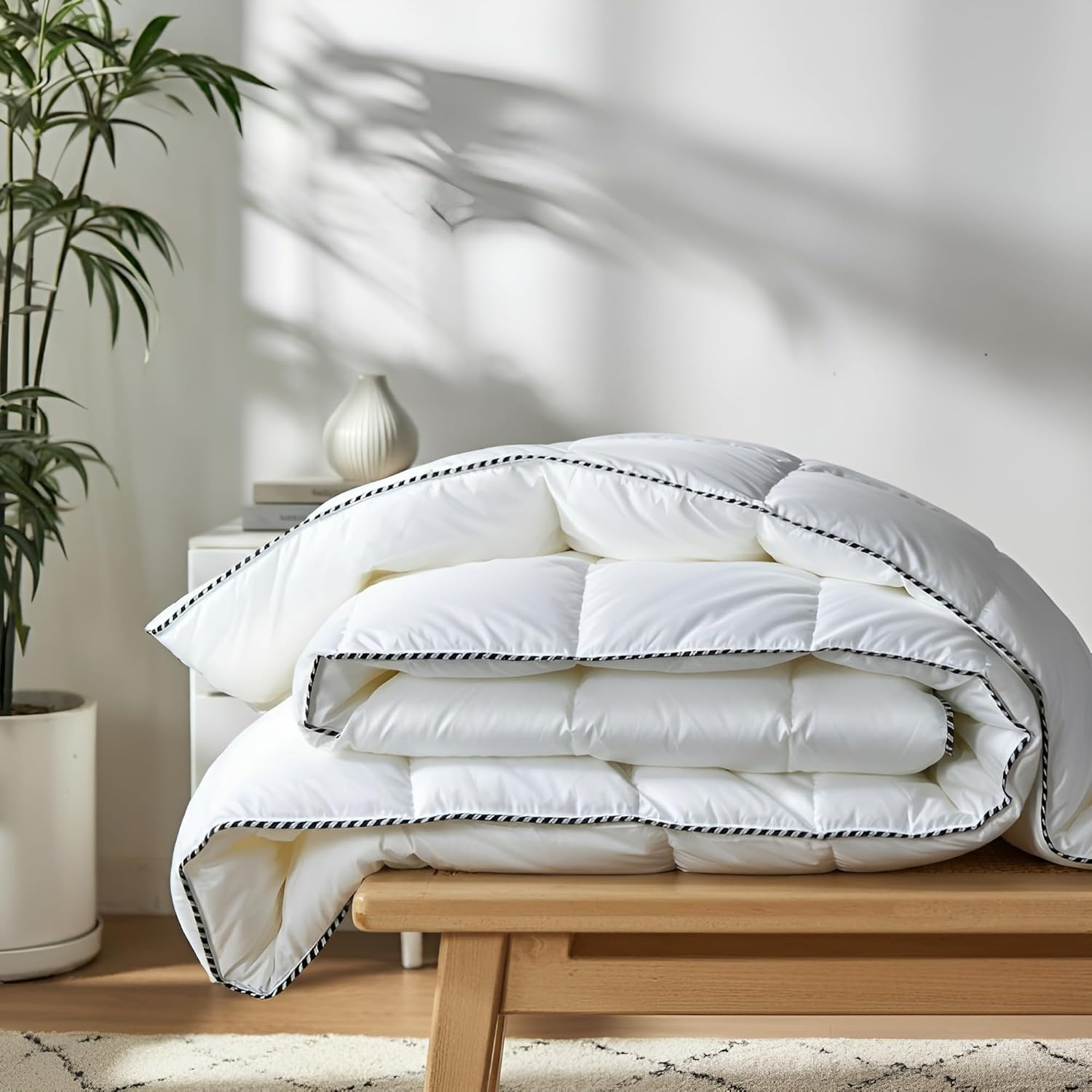 Royal Comfort Quilt Duvet Blanket Bamboo Blend 350GSM All Seasons Breathable (White, Queen)