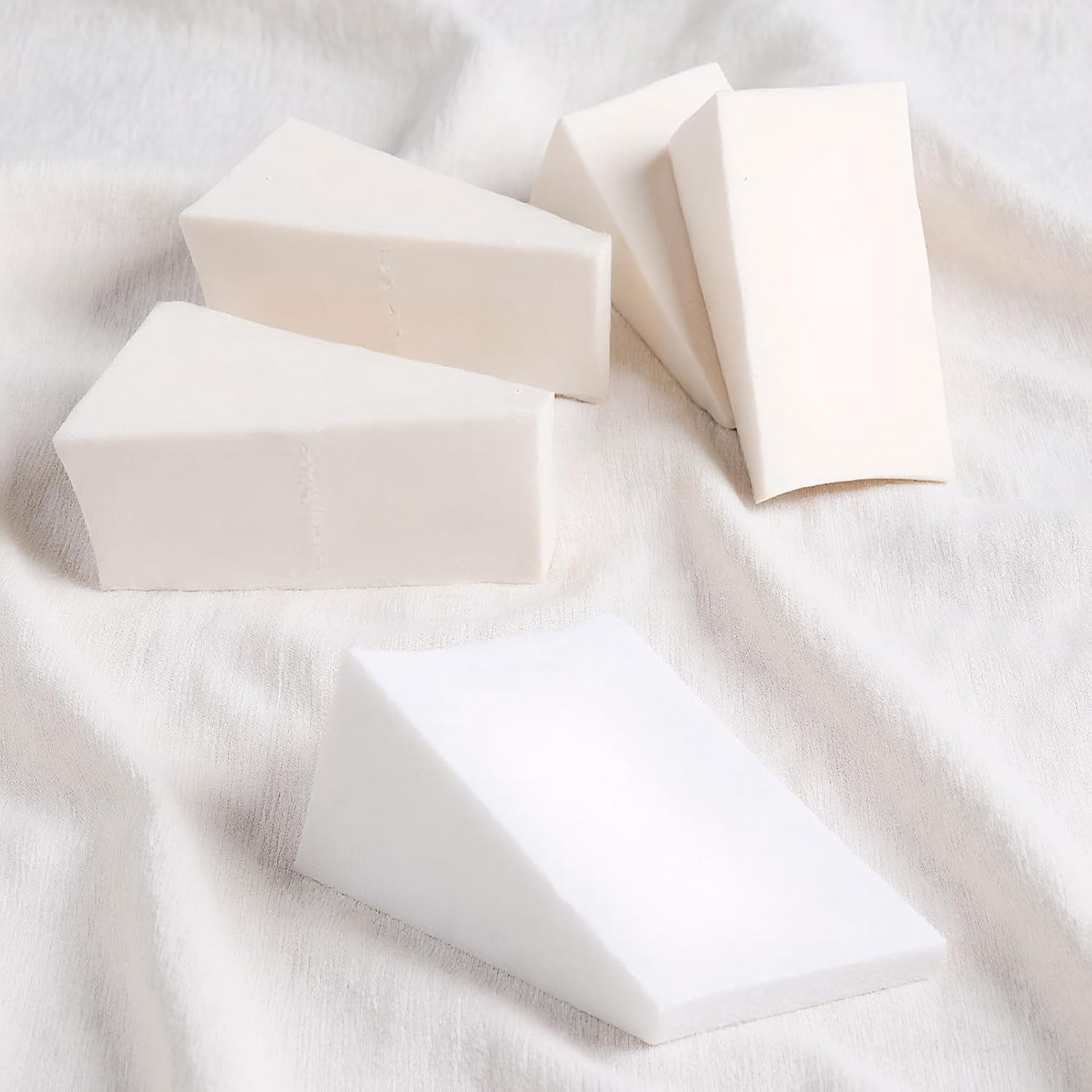 100-Pack Mini Makeup Sponges, Latex-Free Beauty Blender for Flawless Foundation, Triangular, Reusable Wedge Shape - Ruibex image number 1