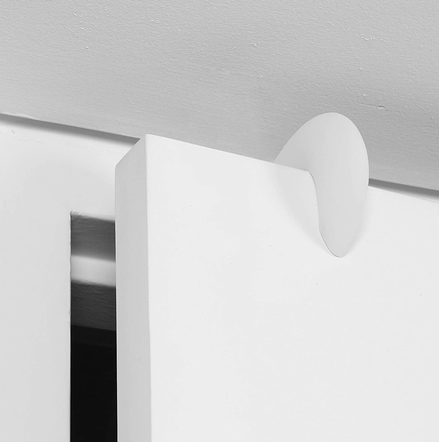 Dreambaby Silicone Finger Pinch Door Guard image number 1