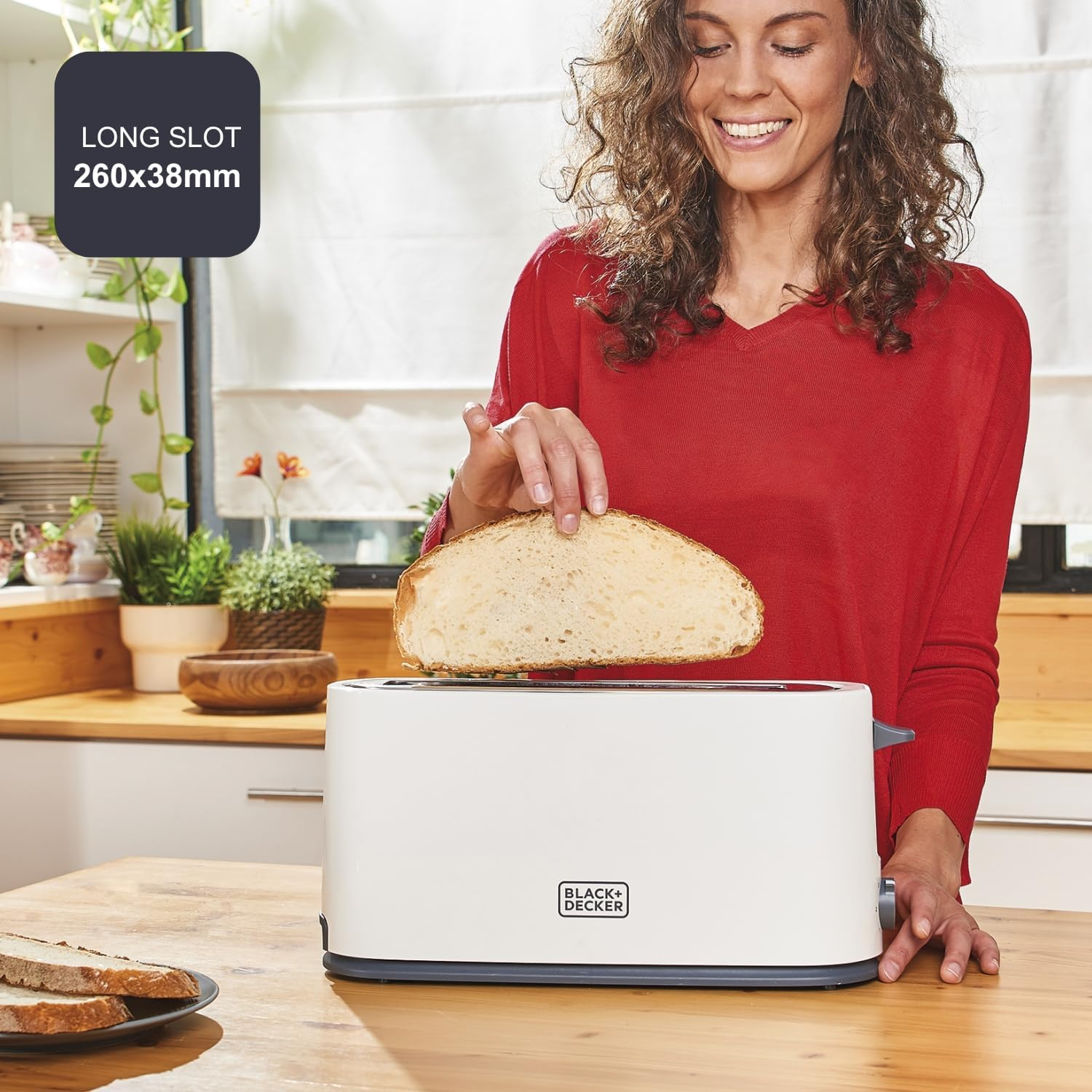 Black+Decker BXTO1001E - Toaster 1,000 W, Toaster with Extra Large Slot, 7 Toast Levels, High Lift Function and Stop Function, Cable Storage, White image number 6