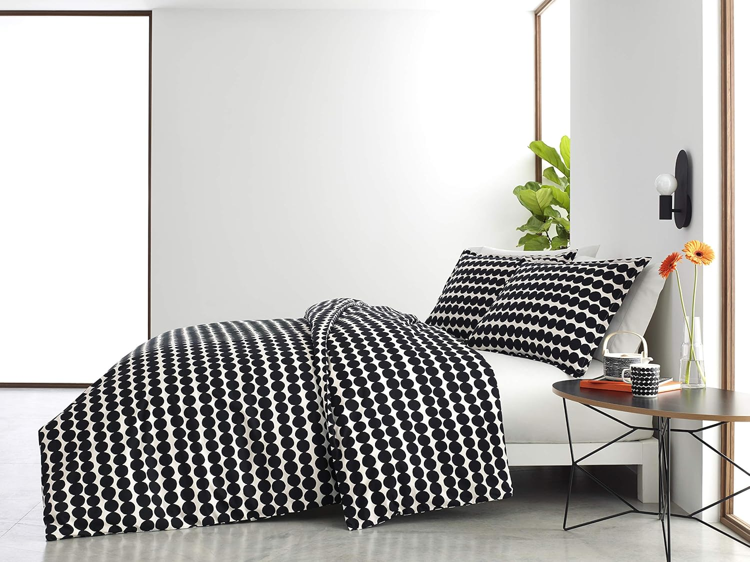 MARIMEKKO - Queen Duvet Cover Set, Cotton Bedding with Matching Shams & Button Closure, All Season Home Decor (Rasymatto Black, Queen) image number 4