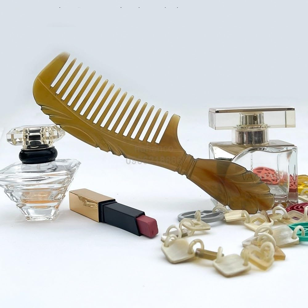 Handcrafted African Horn Wide-Tooth Comb &ndash; Leaf Handle Design, Natural Hair Therapy image number 2