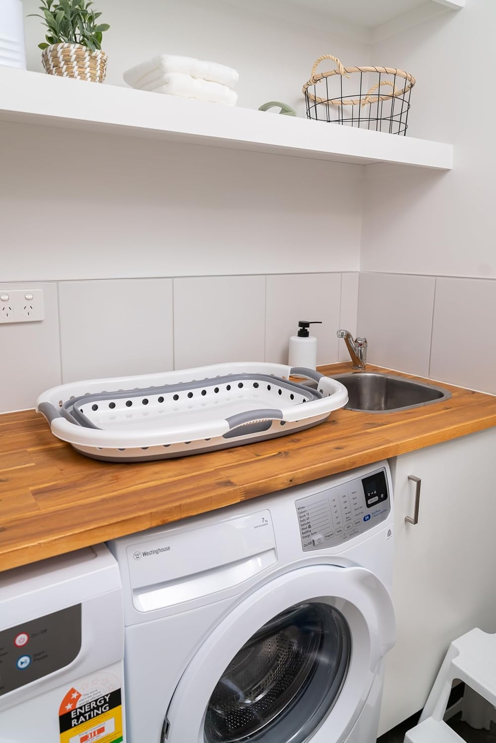 Seymour'S Collapse-A Hip Hug Laundry Basket 40L - White and Grey Space-Saving, Ergonomic Design for Easy Carrying and Storage image number 5